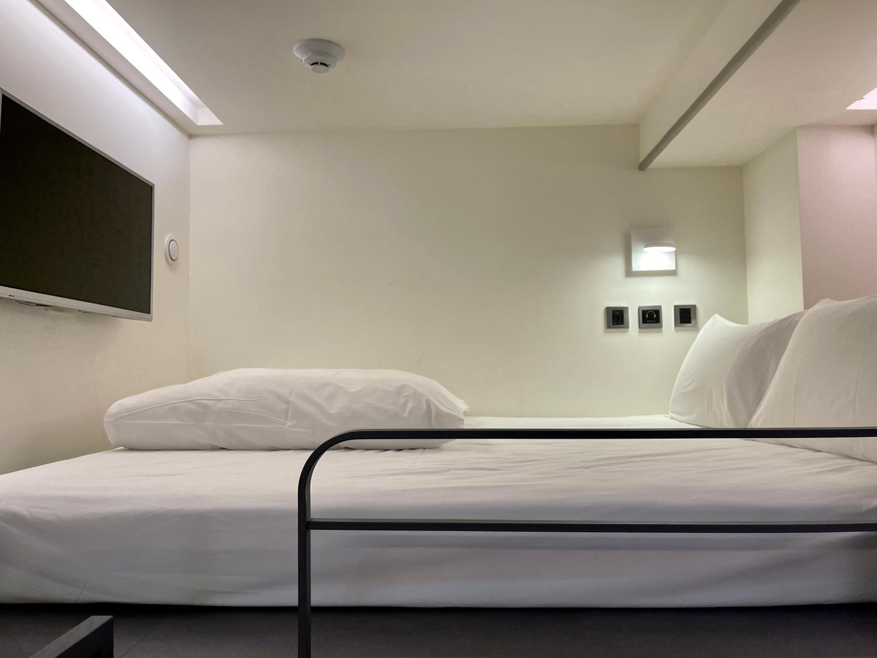 Taiwan Youth Hostel & Capsule Hotel