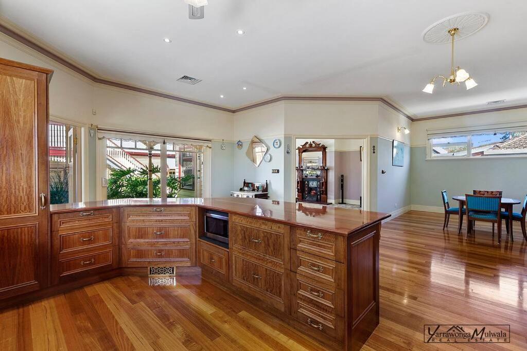 Federation home in town, close to lake & shops