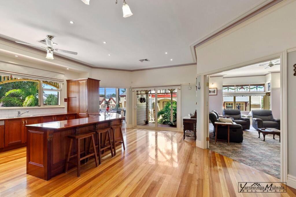 Federation home in town, close to lake & shops