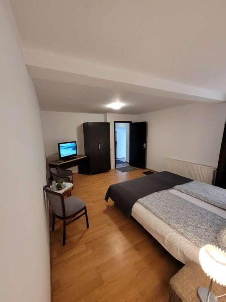 Main Square Apartments & More
