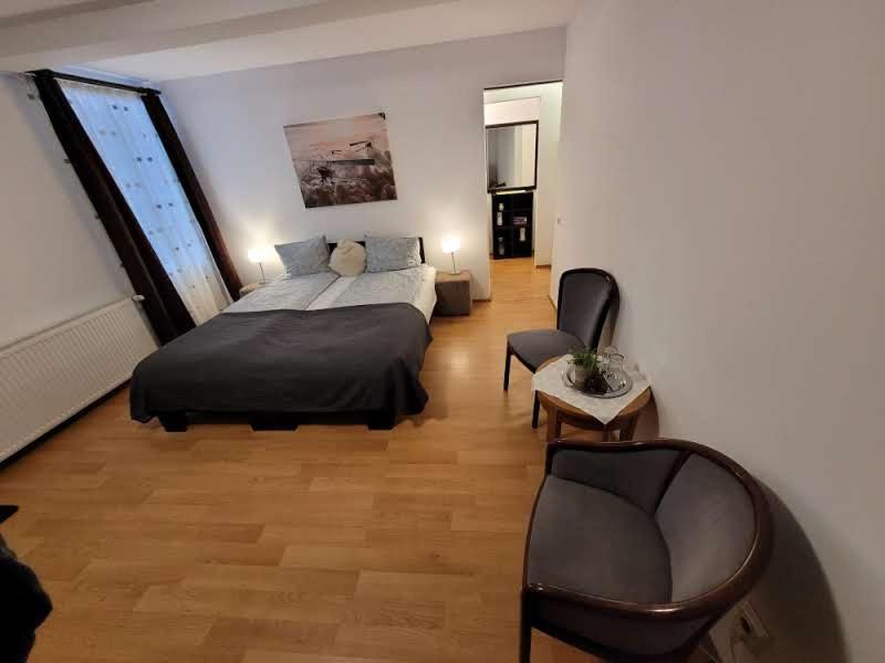 Main Square Apartments & More