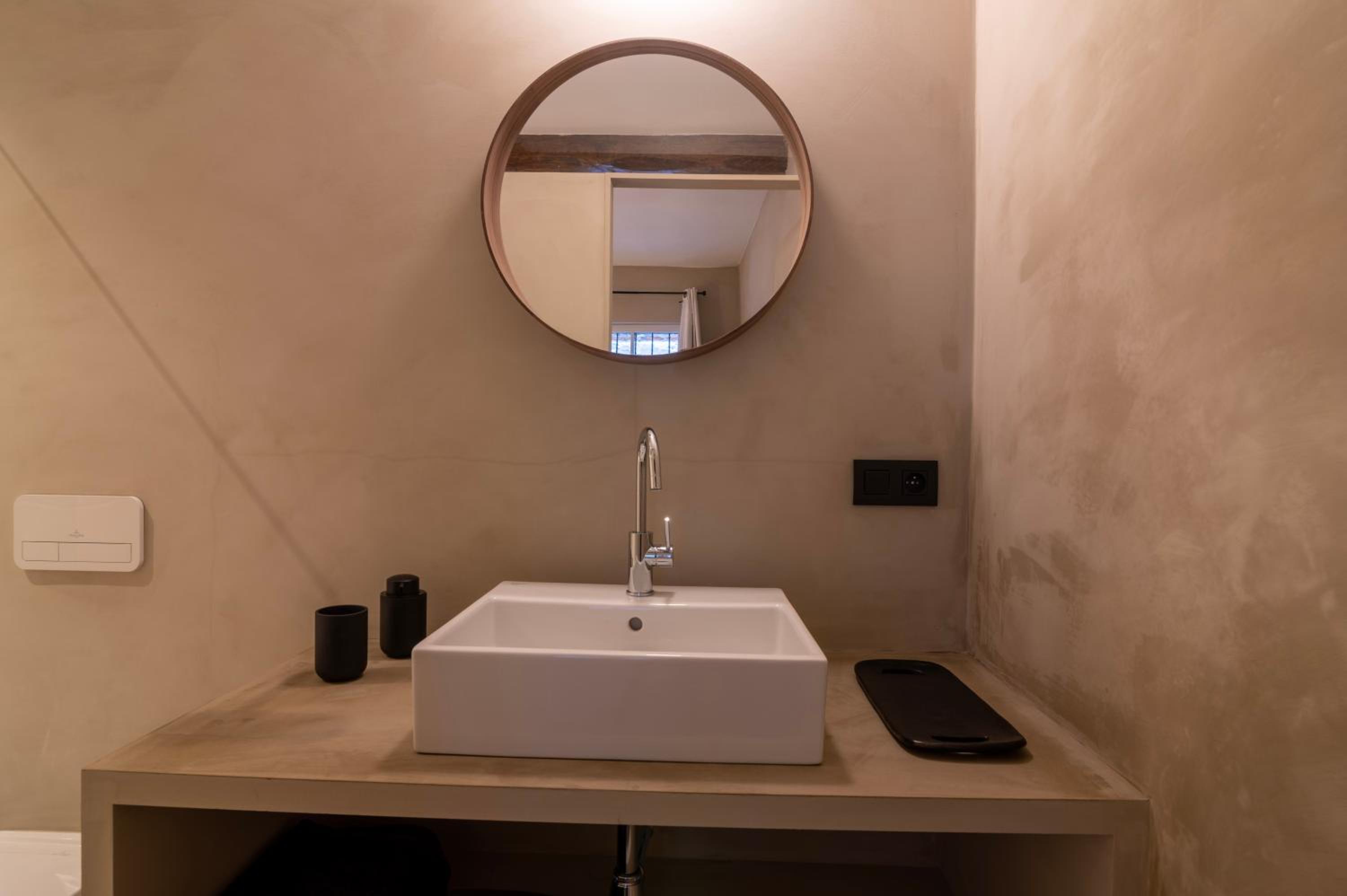 Private en-suite room in the heart of Le Sablon view 3