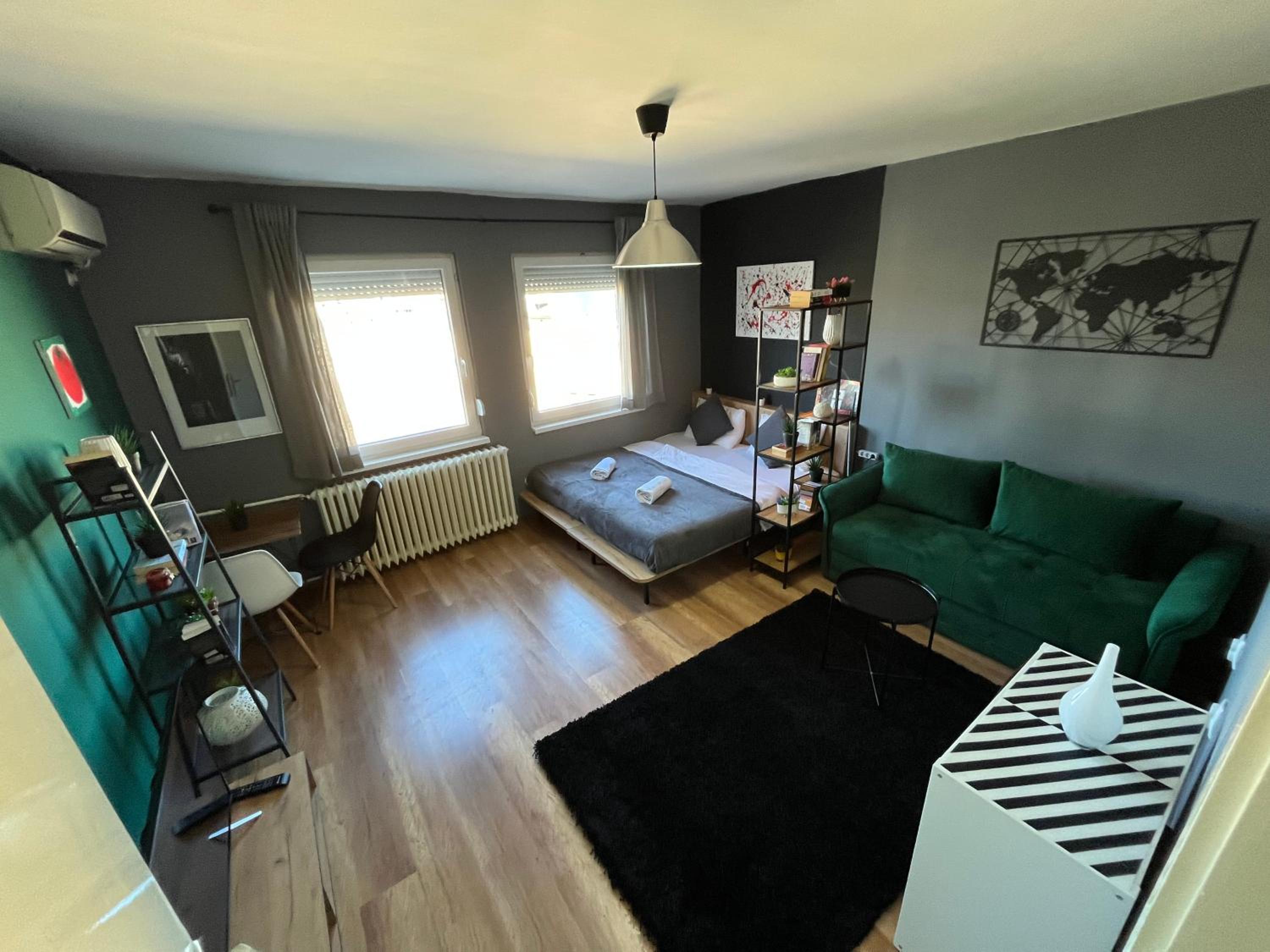 Mickitos City Center Apartment view 2