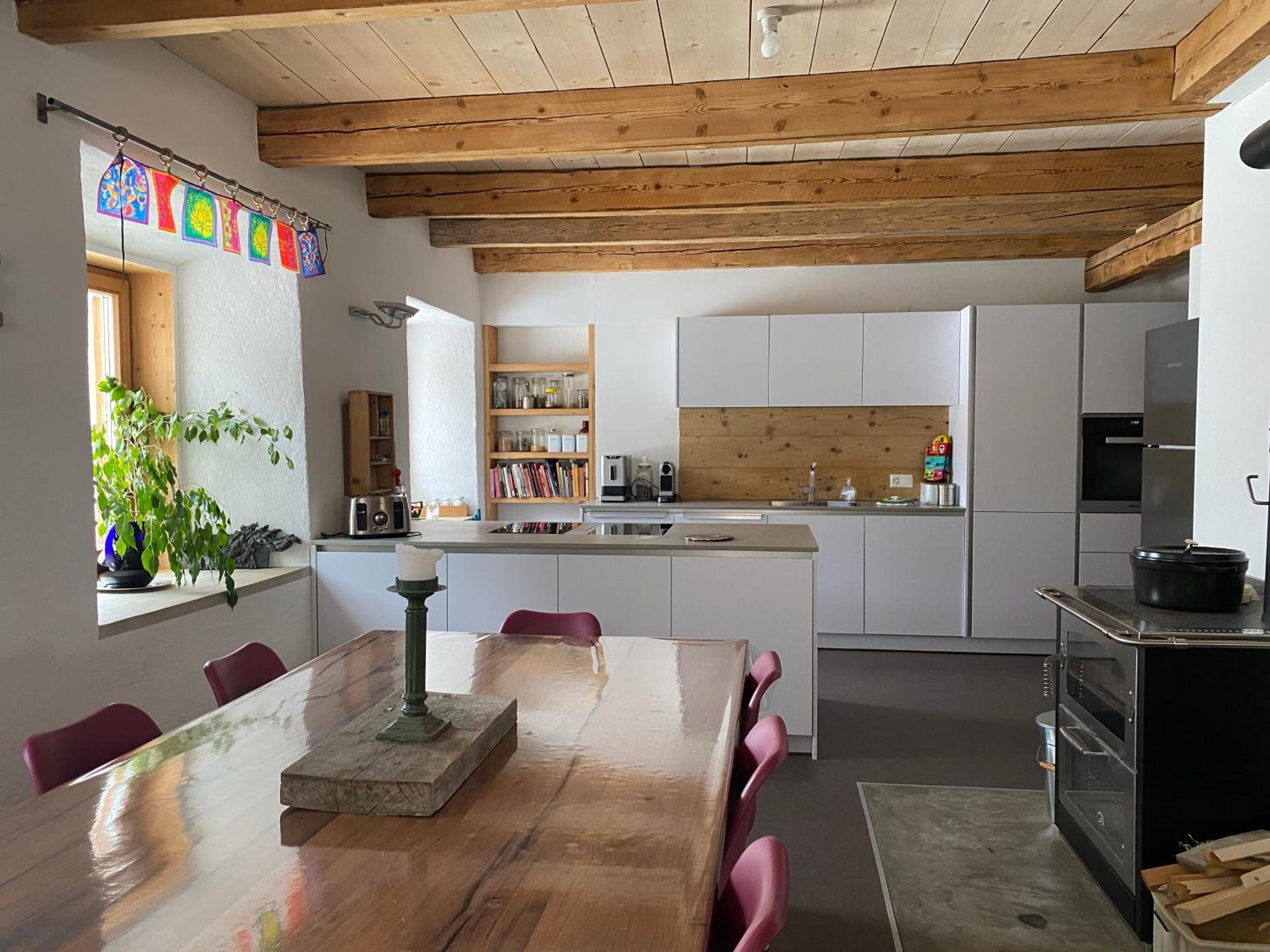 Wohnung mit Charme im Künstlerviertel in der Villa Stailamar in Susch