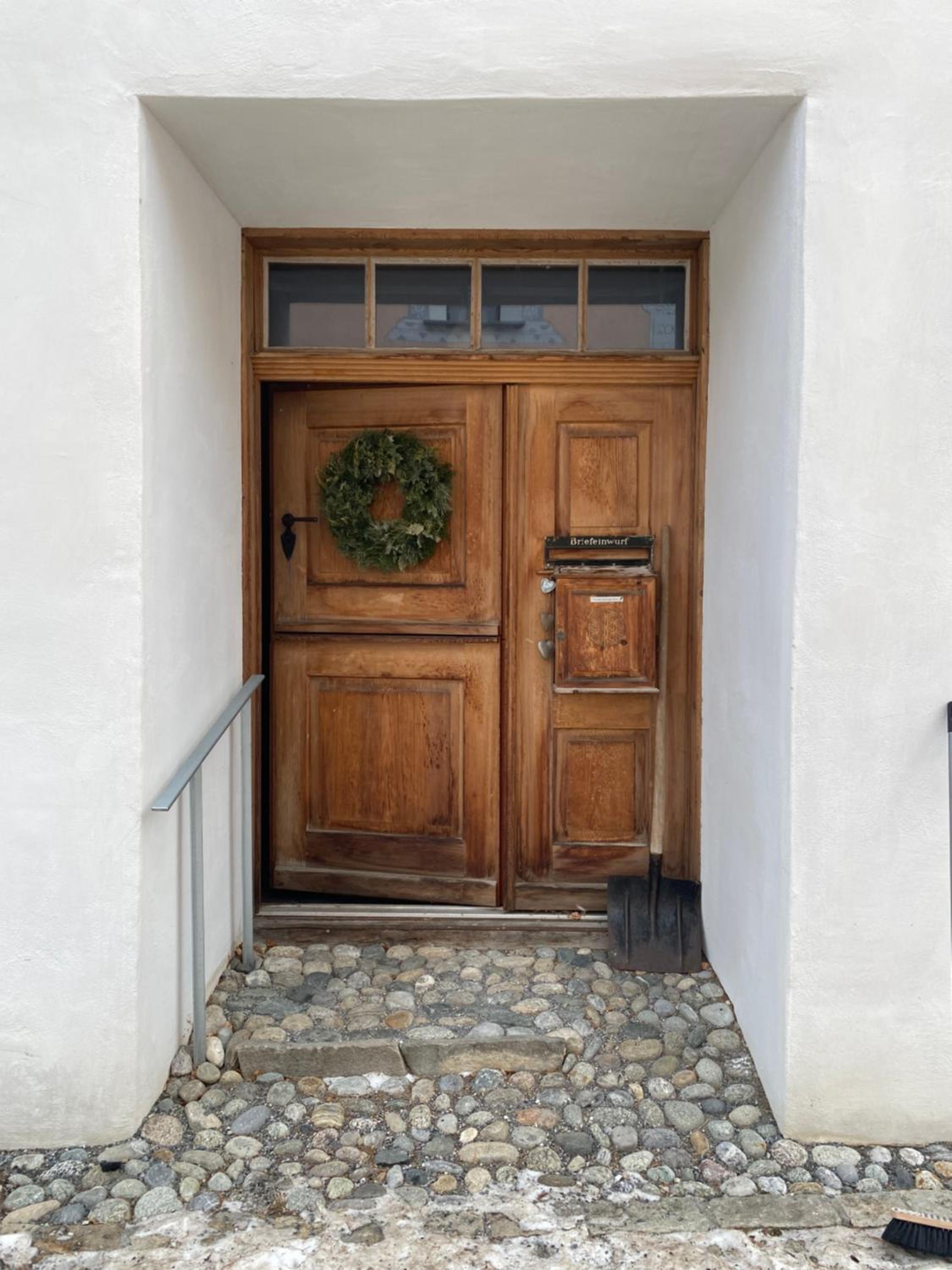 Wohnung mit Charme im Künstlerviertel in der Villa Stailamar in Susch
