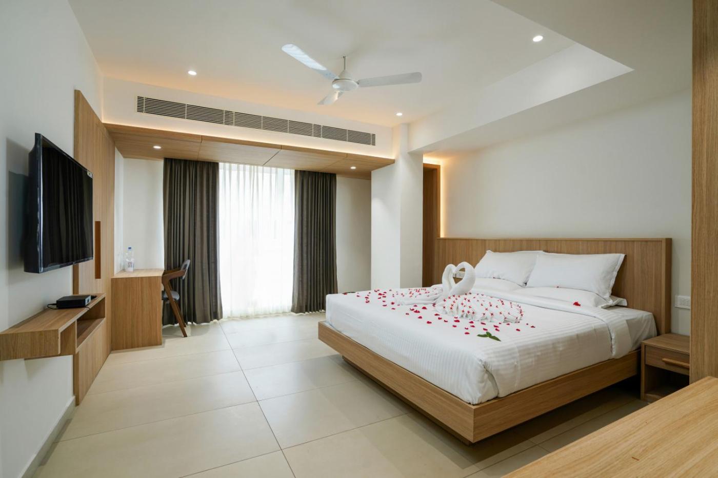 Cochin Vacations - The Trios Hotel - Property Image 2