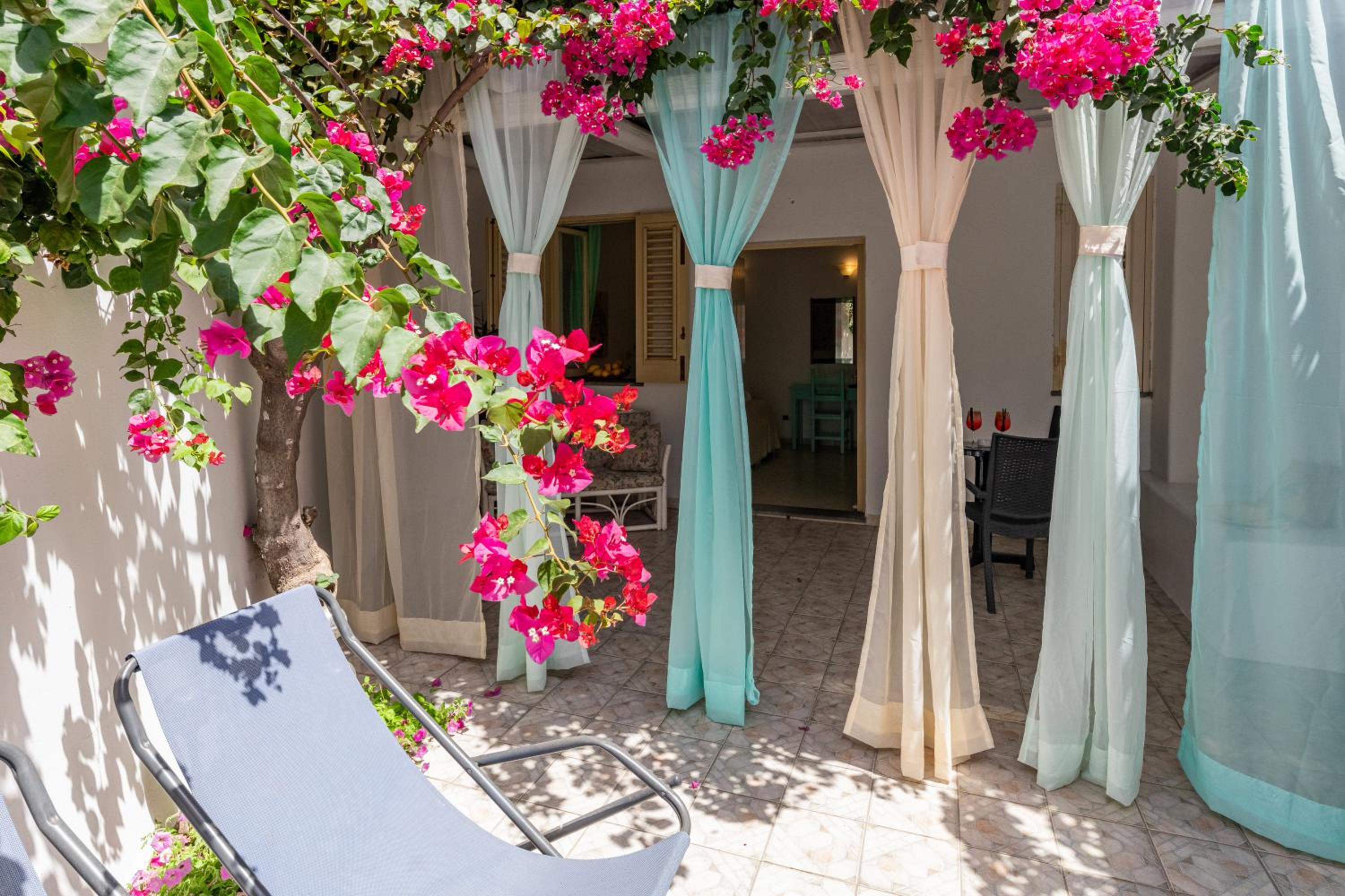 Stromboli Central Family Apartment - 3 Double Rooms photo 2