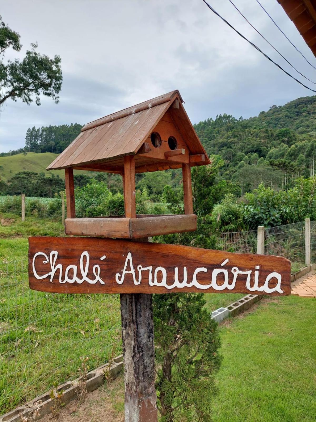 Caminhos da Serra do Tabuleiro - Chalé Araucária