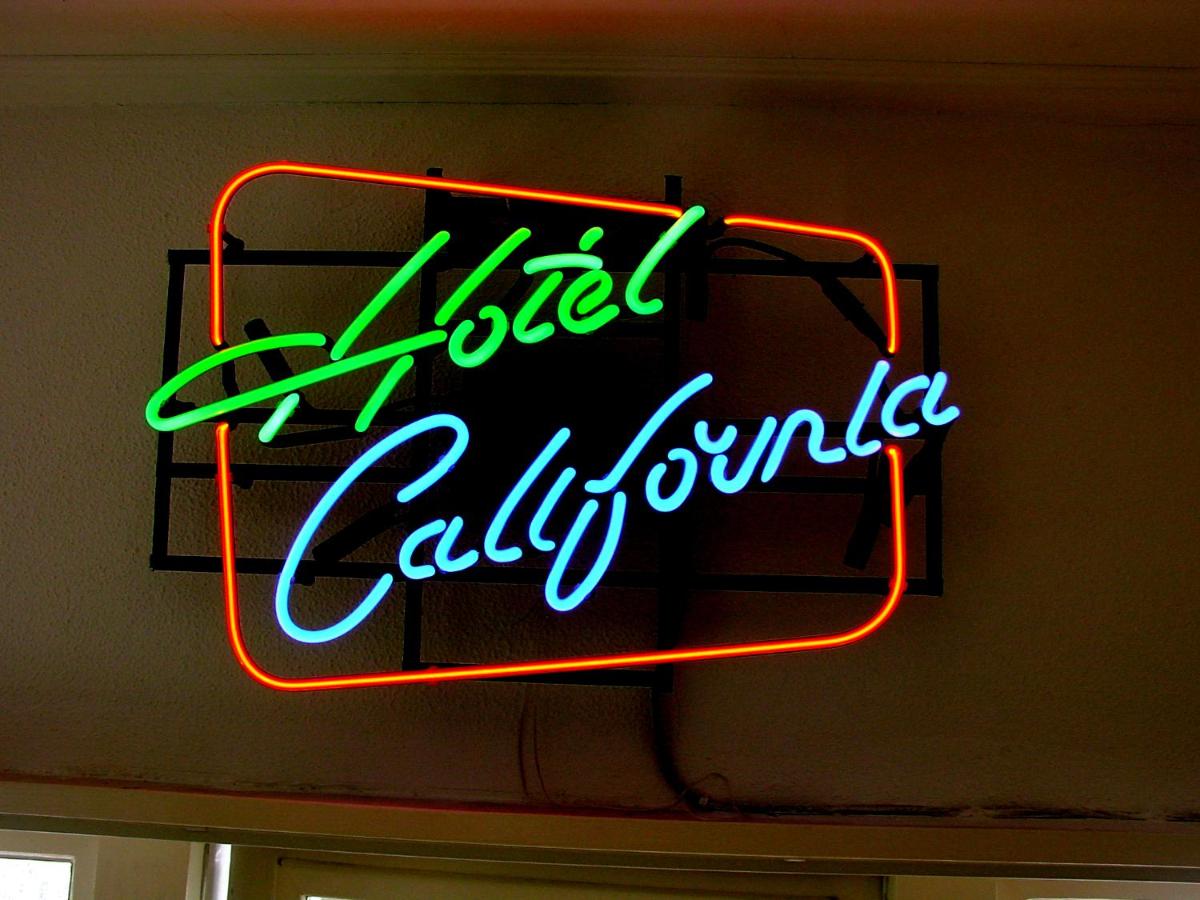 B&B Hotel California view 2