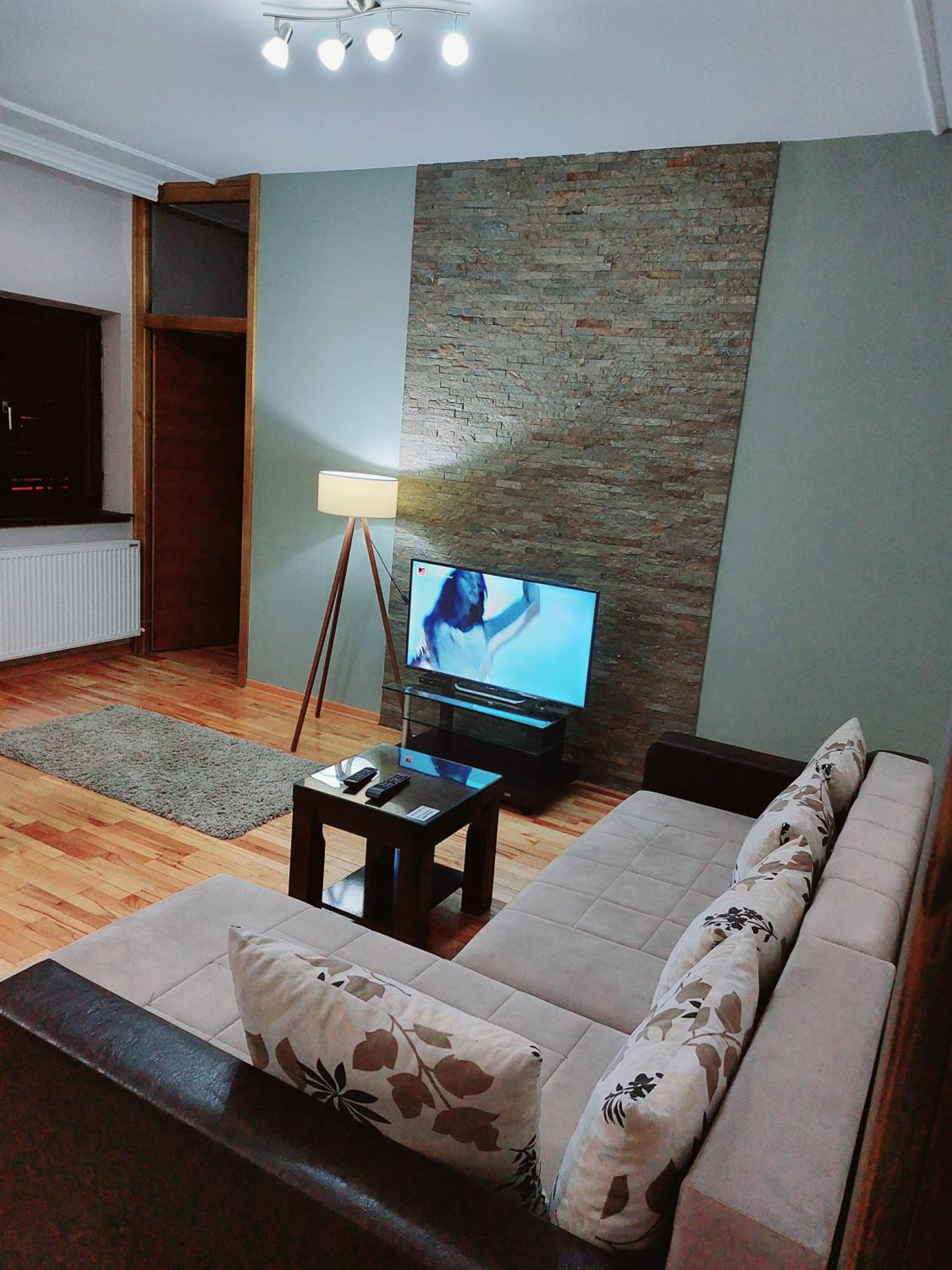 Photo 7