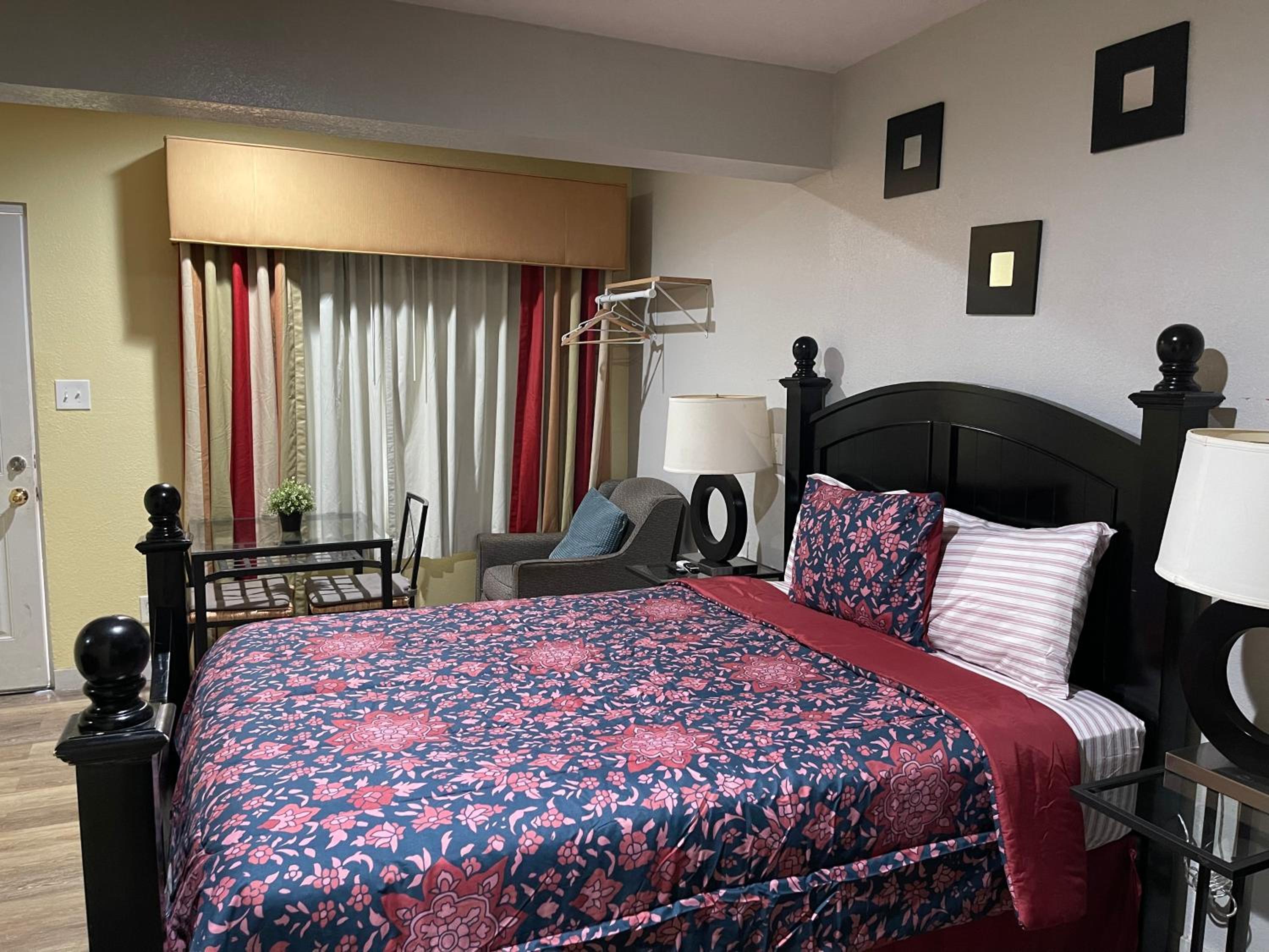 Delux Inn, Billede 11