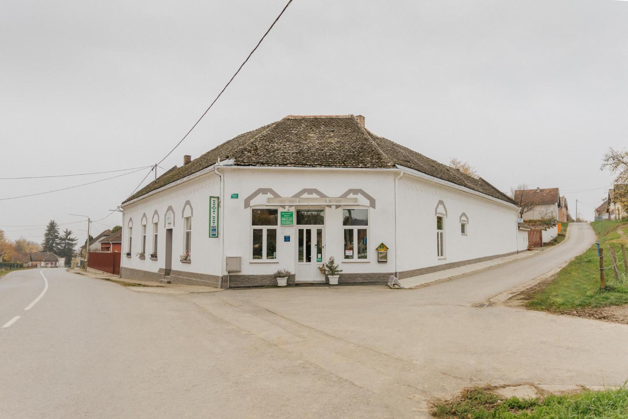 Photo 16