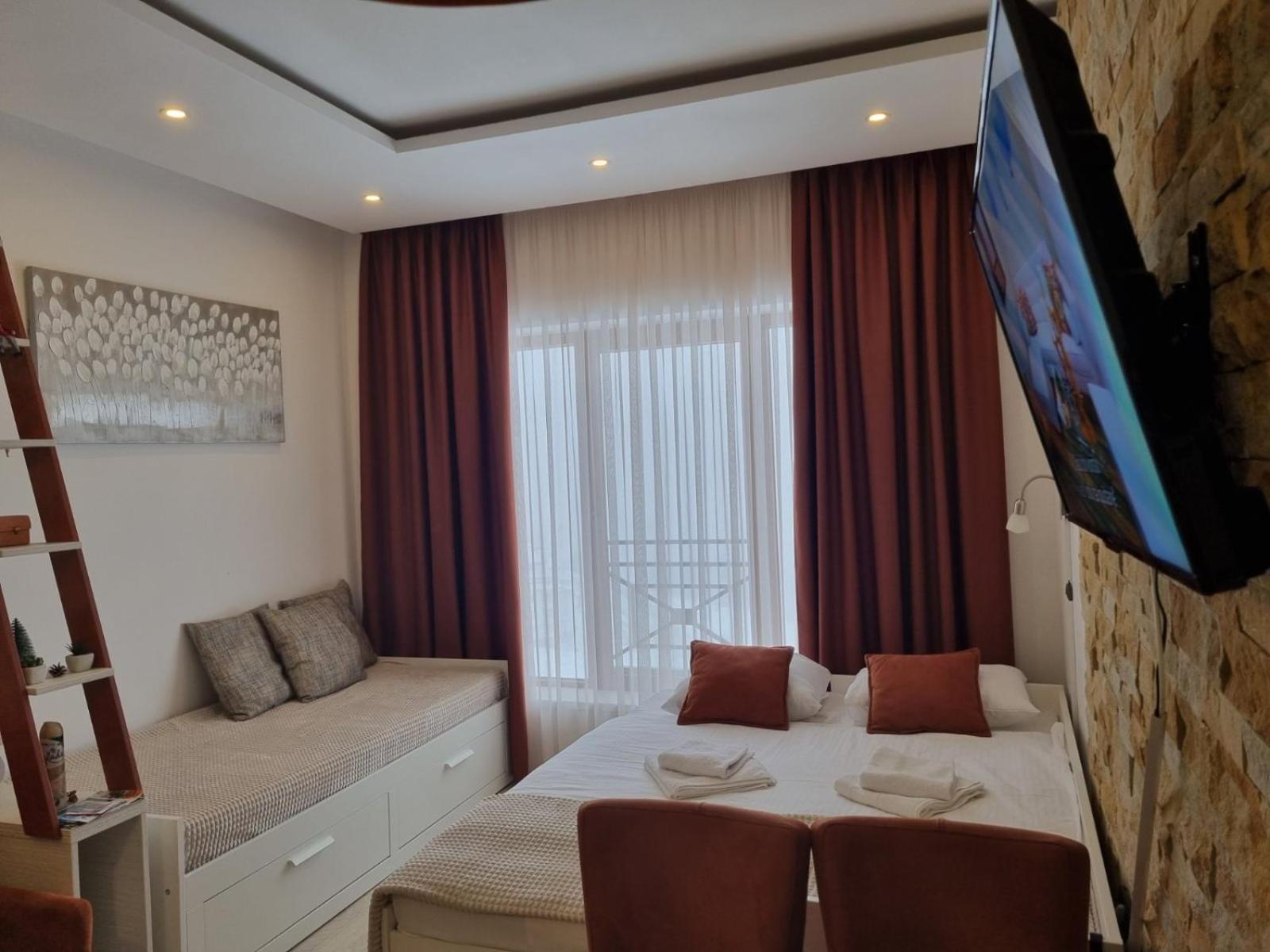 Milmari Apartman P38 view 3