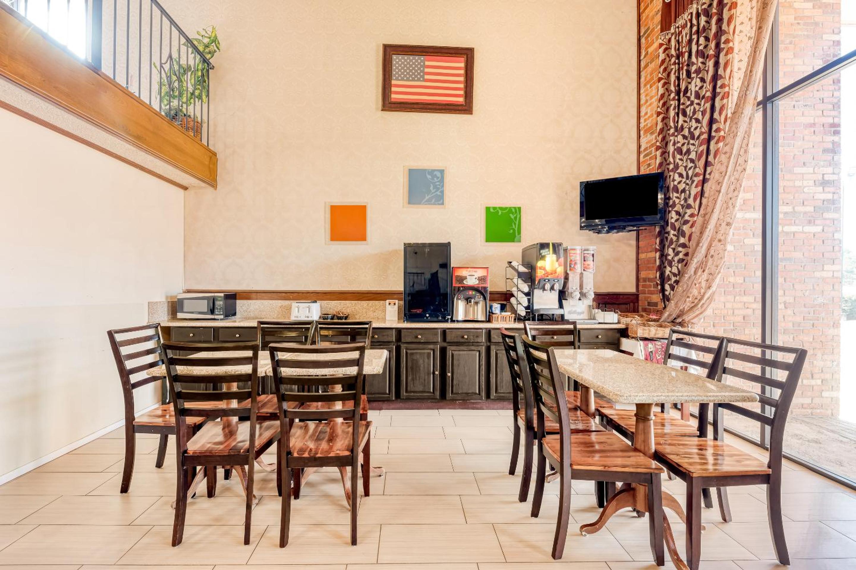 Rodeway Inn & Suites Jefferson