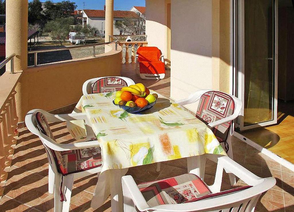 Nives apartmani view 2