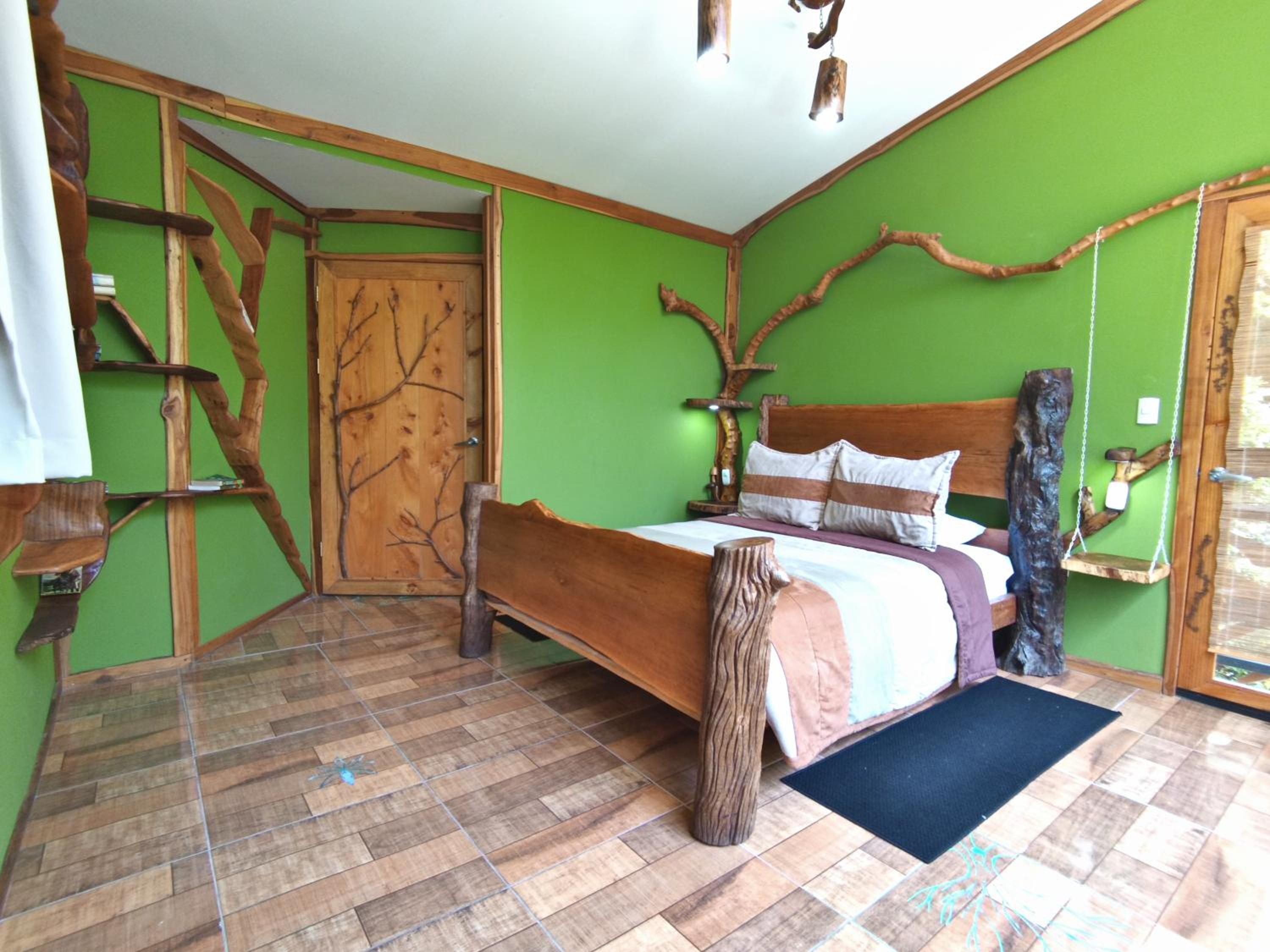 Canopy Wonders Vacation Home