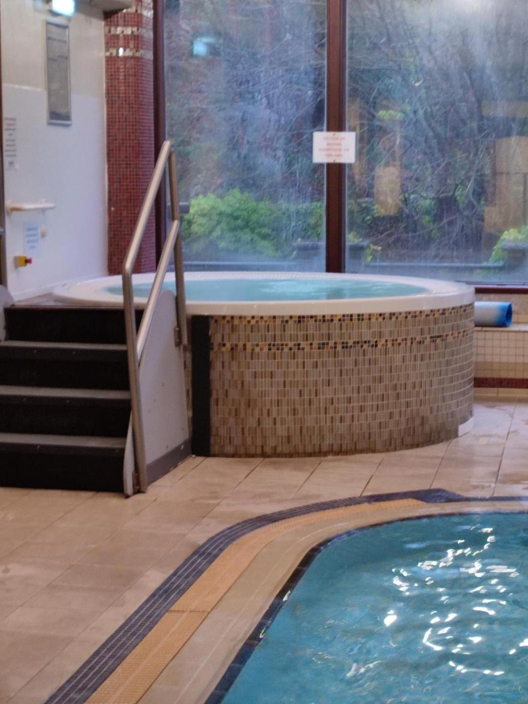 Stunning Cottage with free Spa access view 5