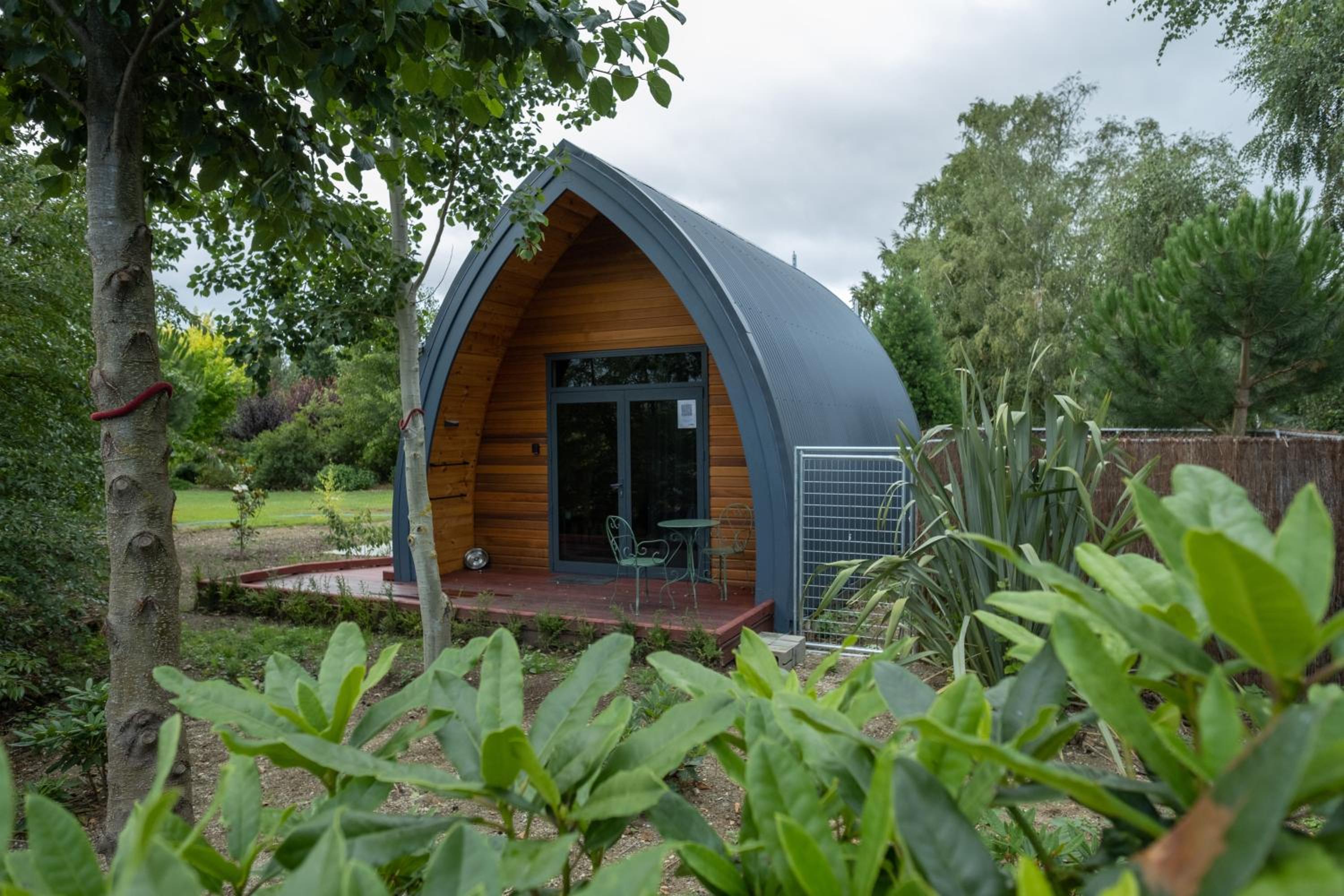 Benger Garden Chalets view 4
