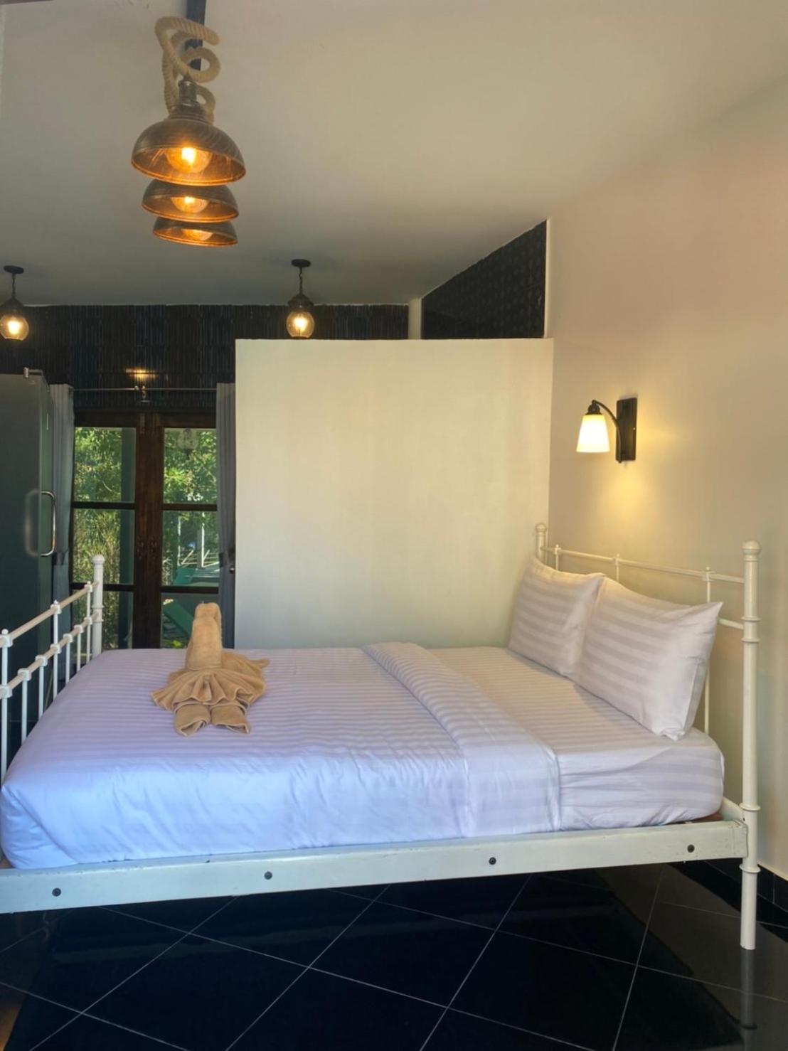 River Kwai Kiri Resort
