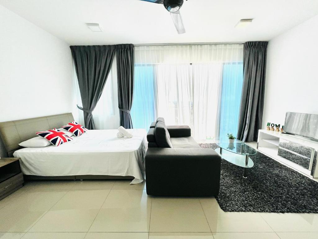 ECOZY SUITE 3 - Trefoil Setia Alam Near Setia City Mall & Setia Convention Centre photo 3