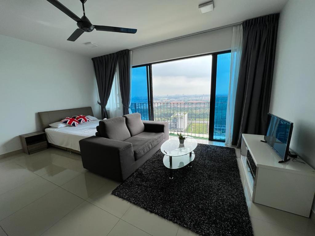ECOZY SUITE 3 - Trefoil Setia Alam Near Setia City Mall & Setia Convention Centre photo 4