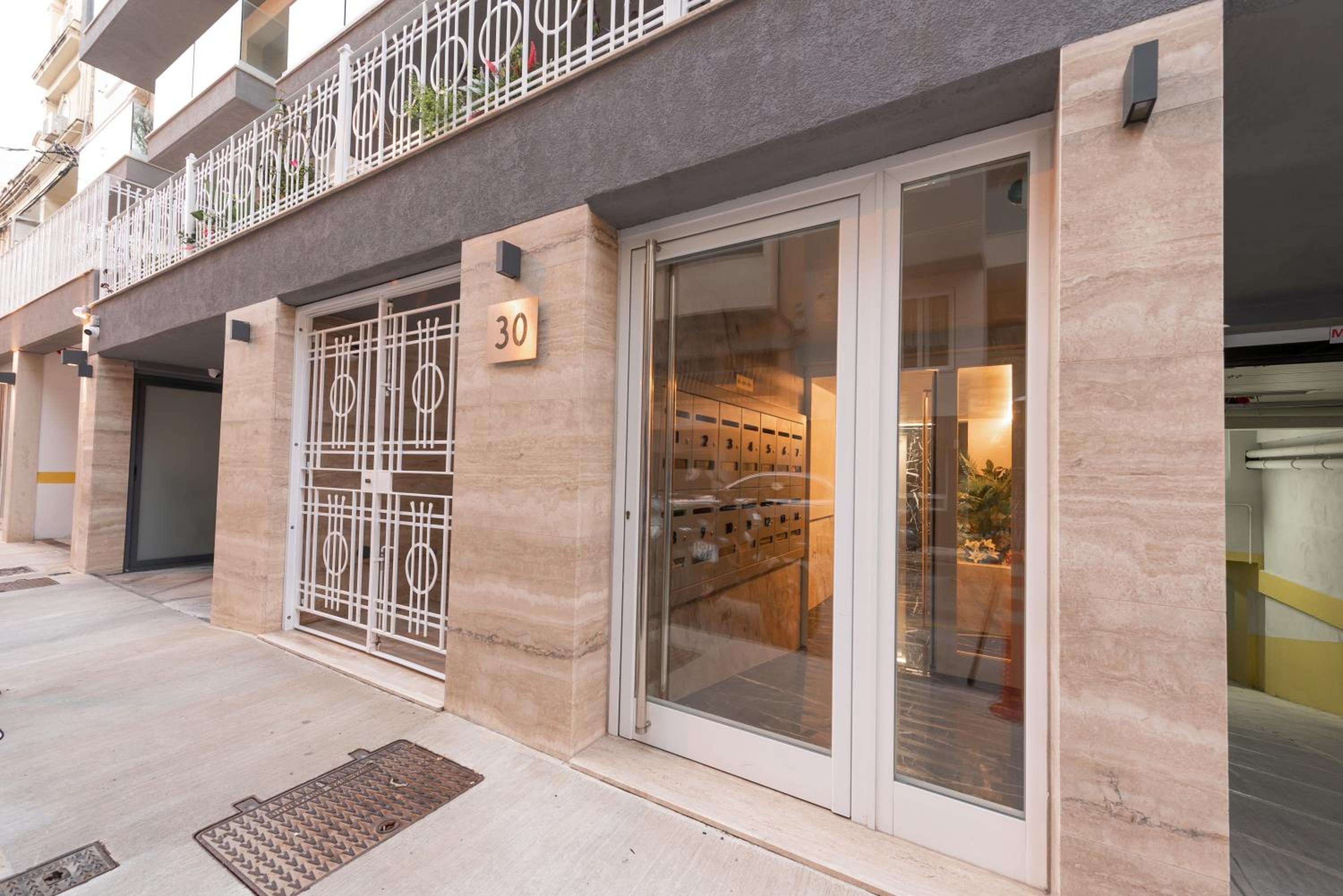 Luxury 2 bed apartment in the heart of St Julians photo 4