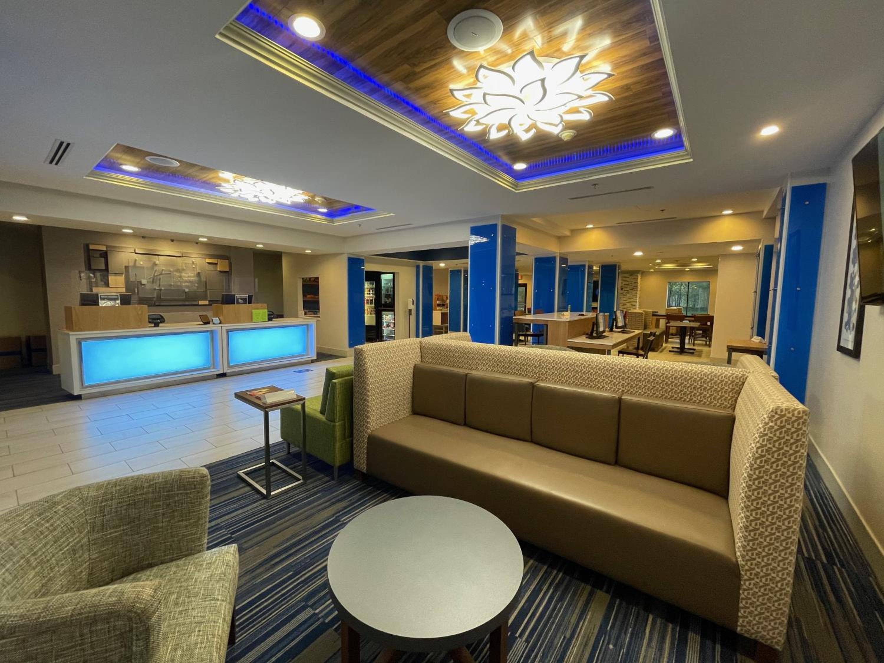Baltimore Vacations - Holiday Inn Express  Suites Columbia - East Elkridge, Jessup an IHG Hotel - Property Image 1