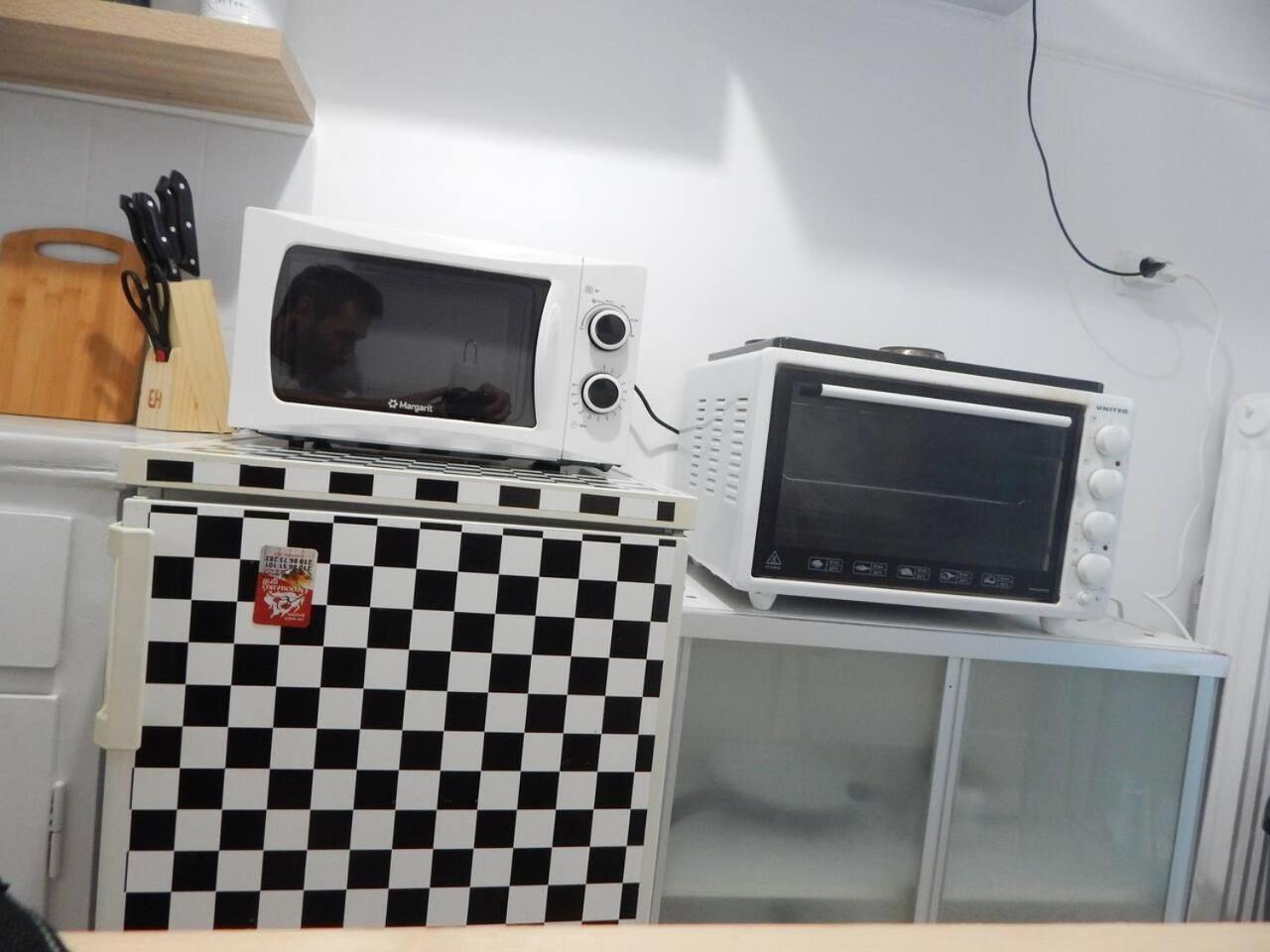 2 Bed Flat - Sleeps 4 - Pets - Parking - Wifi