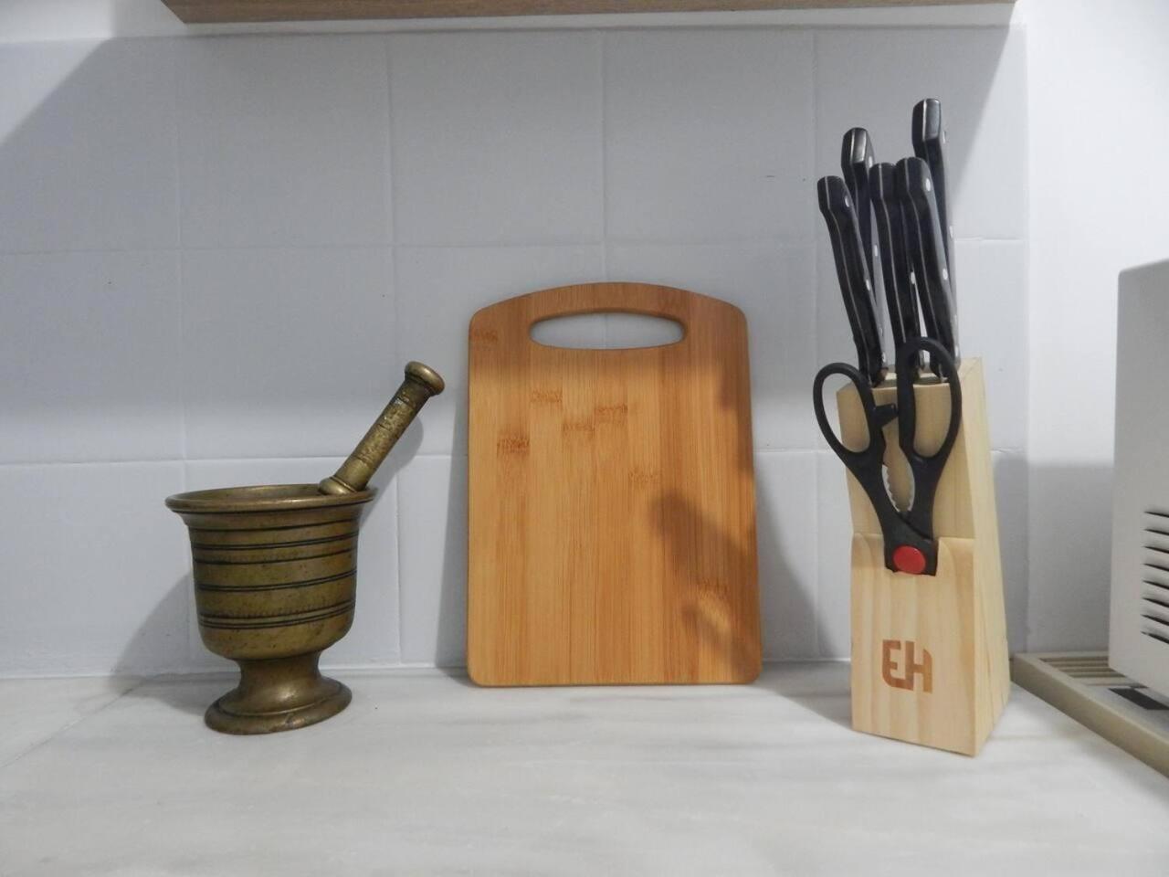 2 Bed Flat - Sleeps 4 - Pets - Parking - Wifi