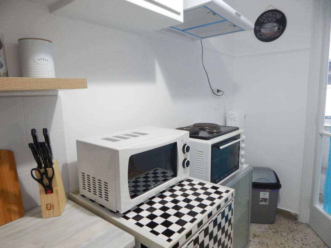 2 Bed Flat - Sleeps 4 - Pets - Parking - Wifi