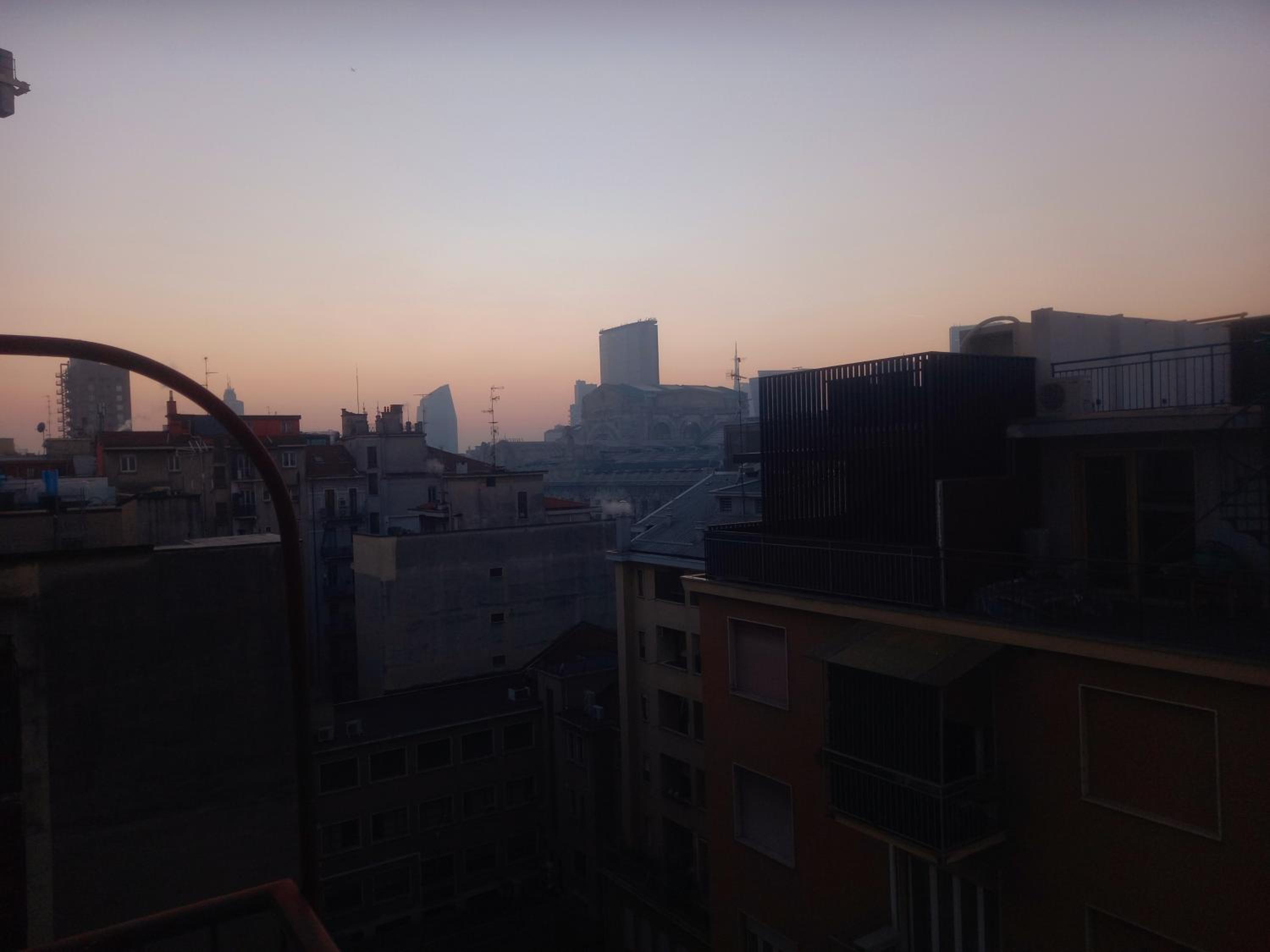 Bilocale 7 piano balcone vista skyline