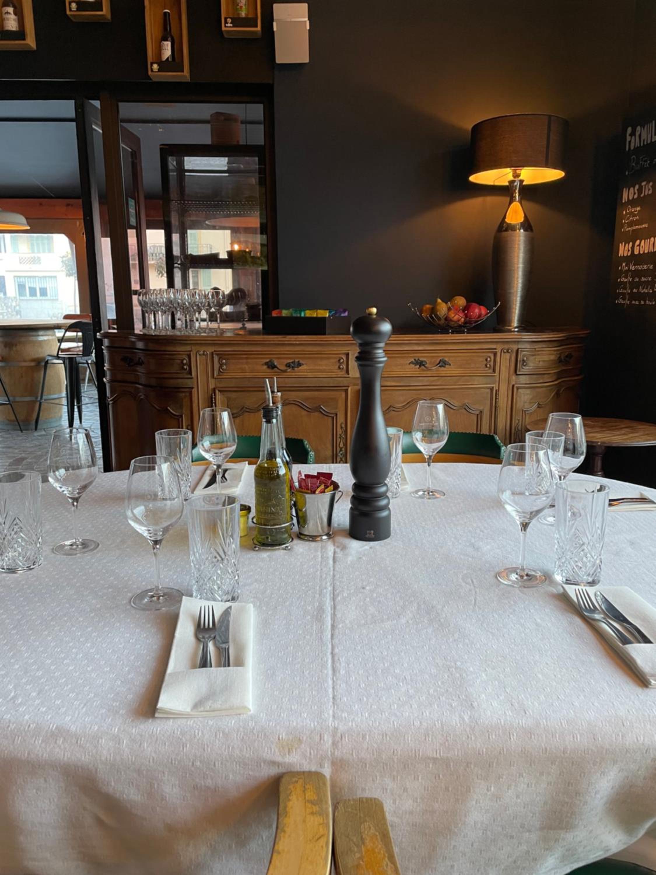 restaurant
