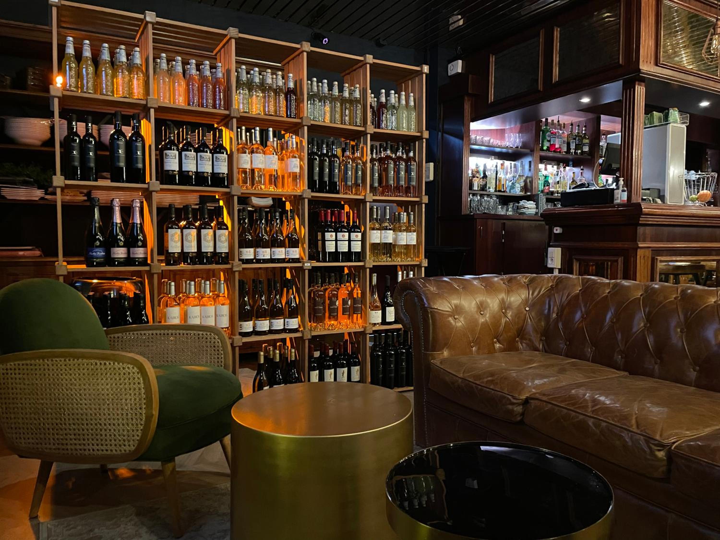 bar