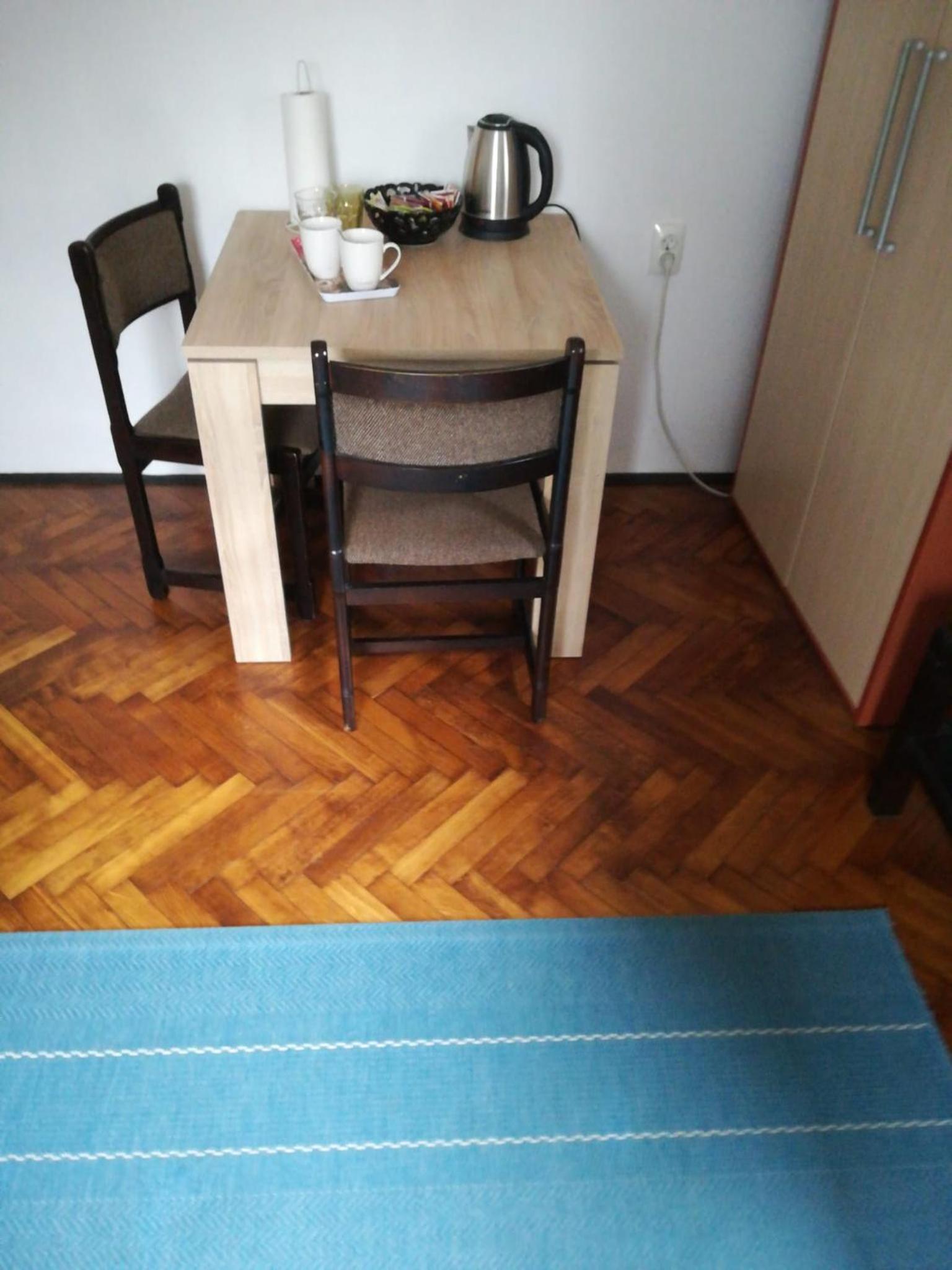 Random Room en Zagreb — dining