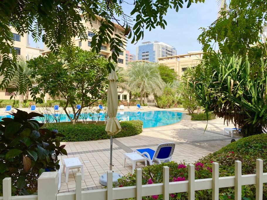 Bright & Relaxing 2 BR Apartment with Easy Access