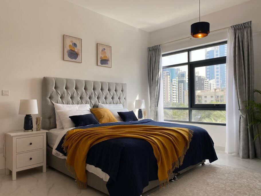 Bright & Relaxing 2 BR Apartment with Easy Access