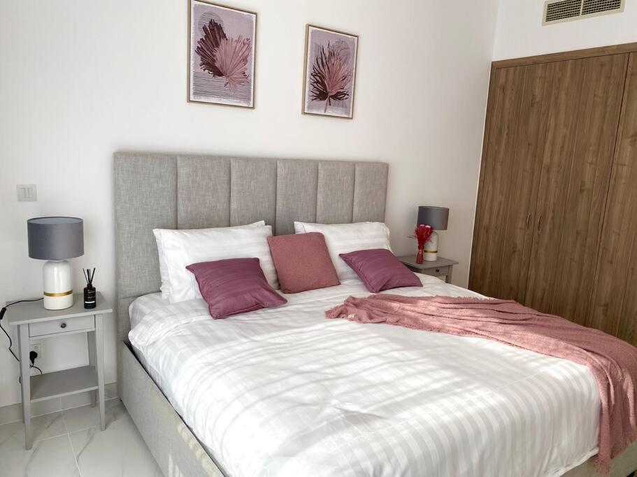 Bright & Relaxing 2 BR Apartment with Easy Access