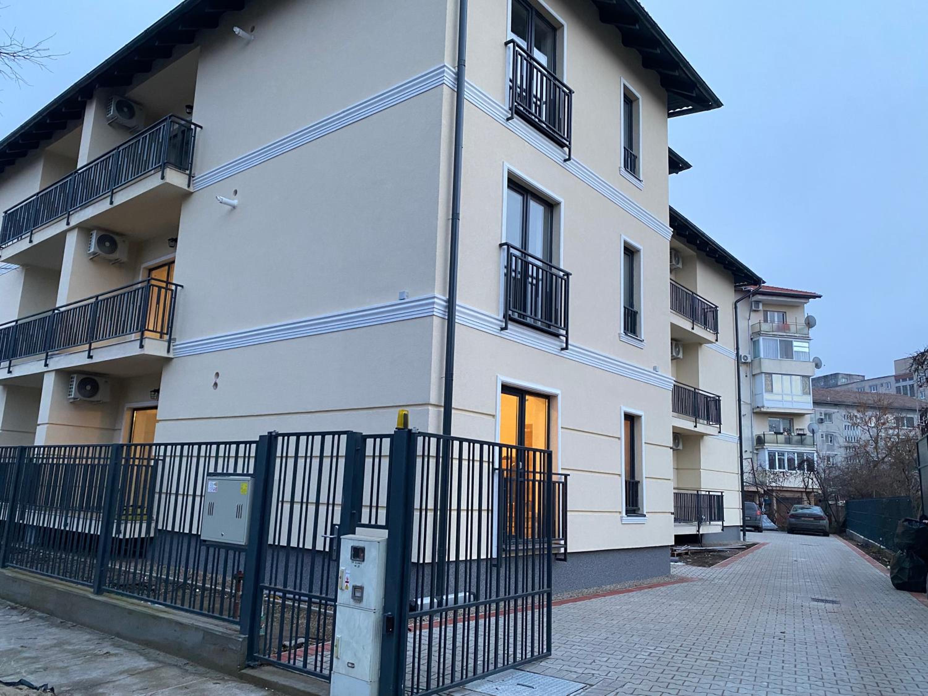 GLAM APARTMENTS Lipatti near Iulius Mall and City Center