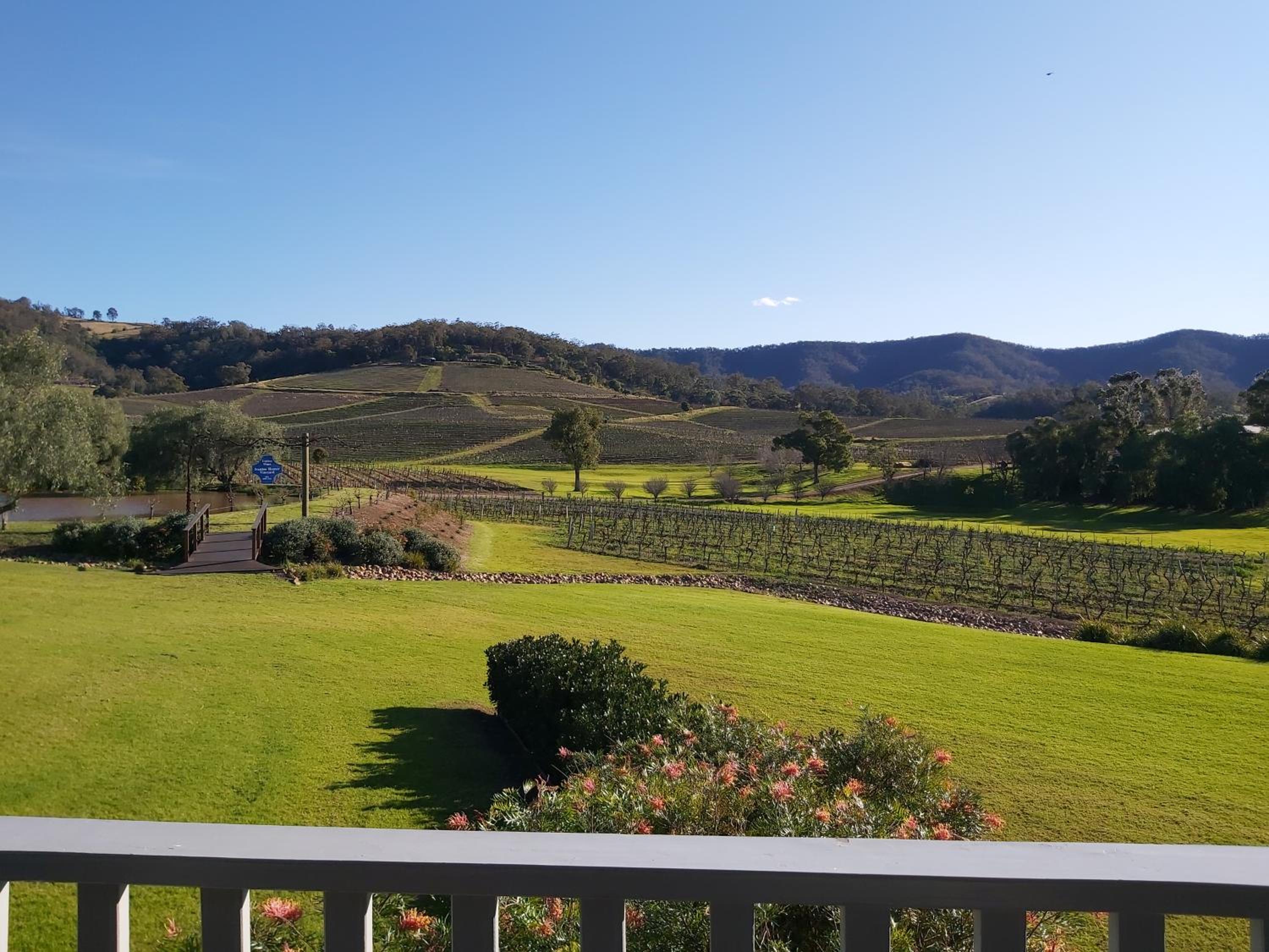 HOLIDAYS ON LOVE STREET / HUNTER VALLEY