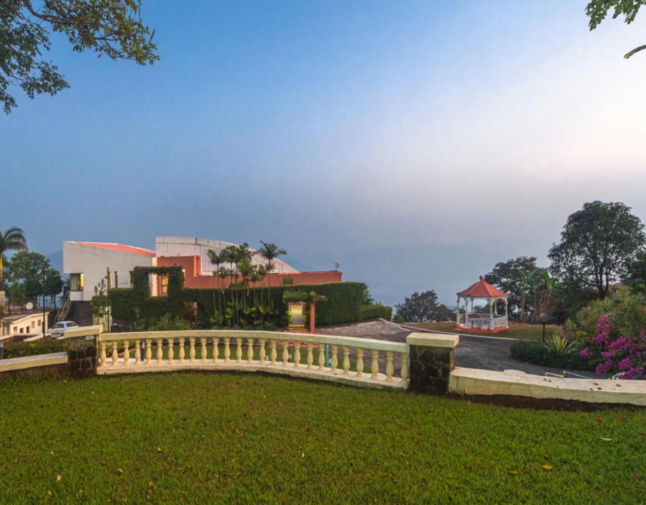 SaffronStays Aurelia, Panchgani - Balinese villa with breathtaking valley views