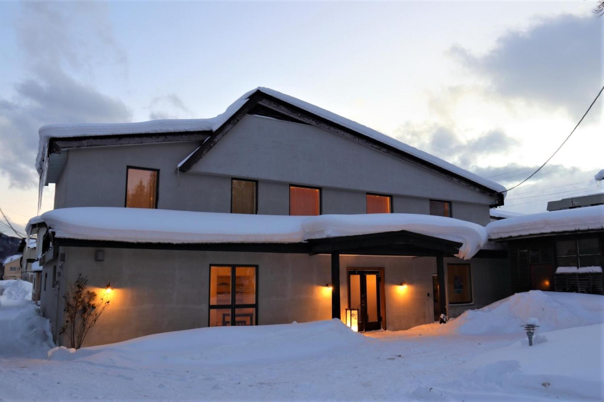 Square 8 HAKUBA RETREAT by UNPLAN