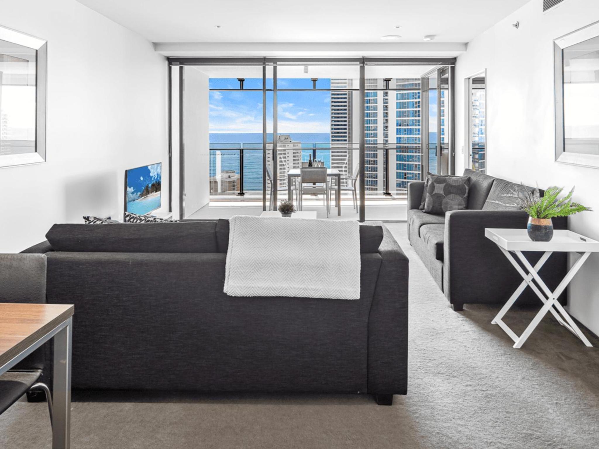 Circle on Cavill 25th Floor with Ocean Views - CoastHM