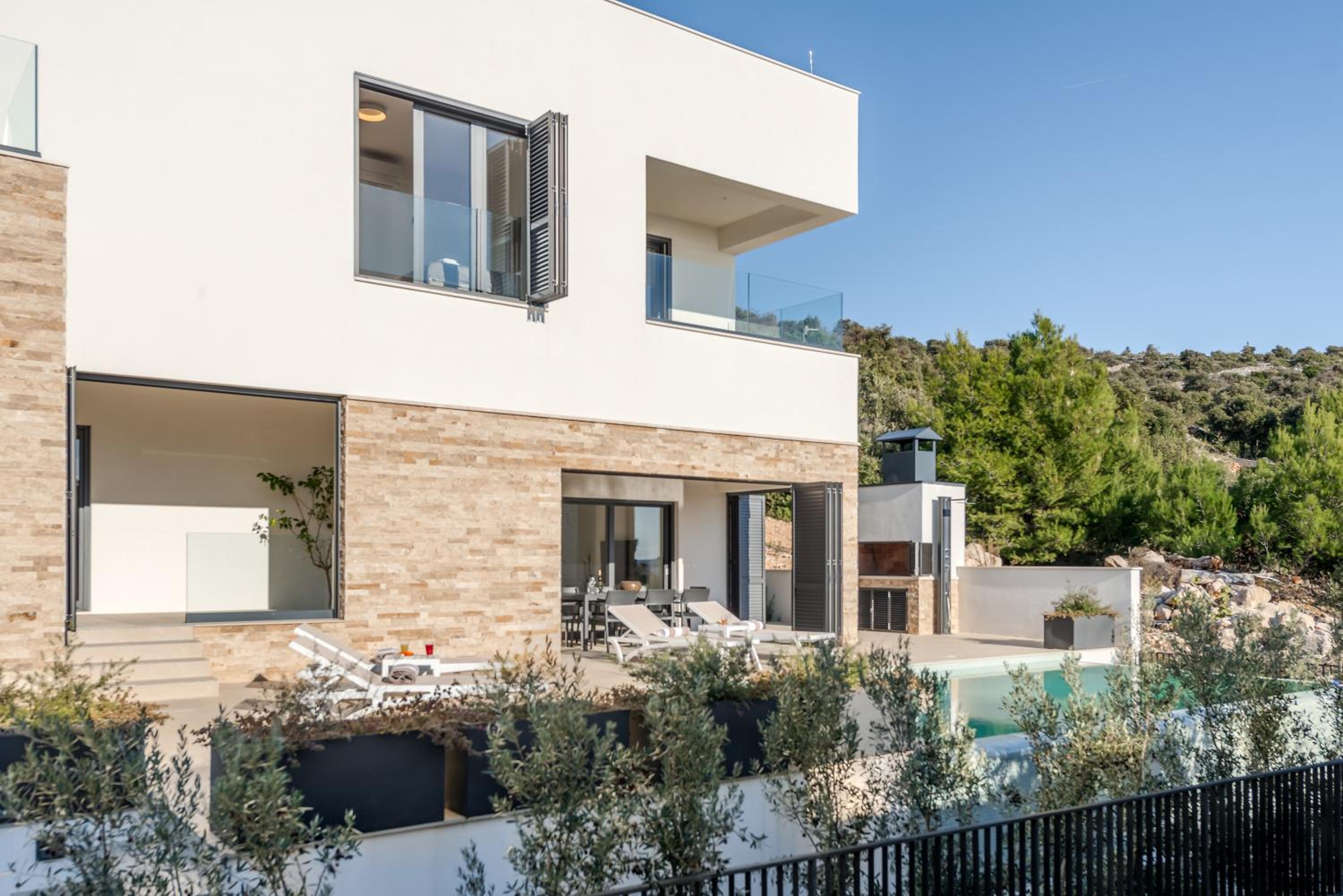 Sea Bliss Luxury Villa - Sevid view 2