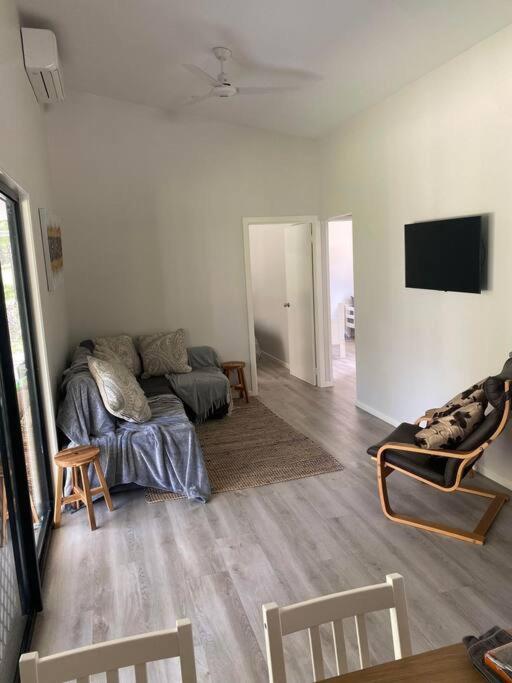 Rural Self Contained 3 bedroom Cottage on acreage,