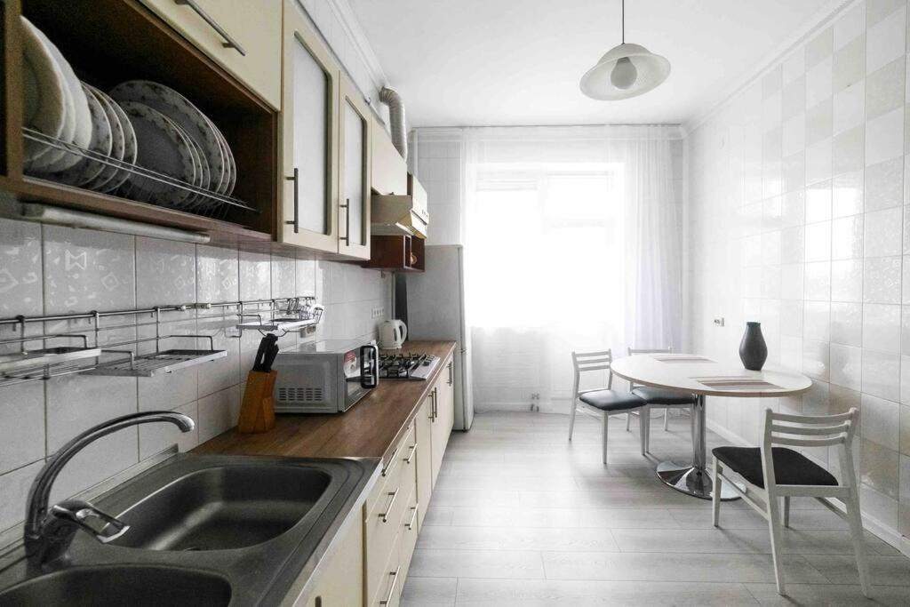 Apartments Chornovola,Lviv view 3
