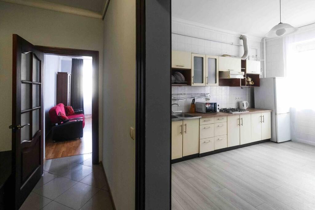 Apartments Chornovola,Lviv view 5