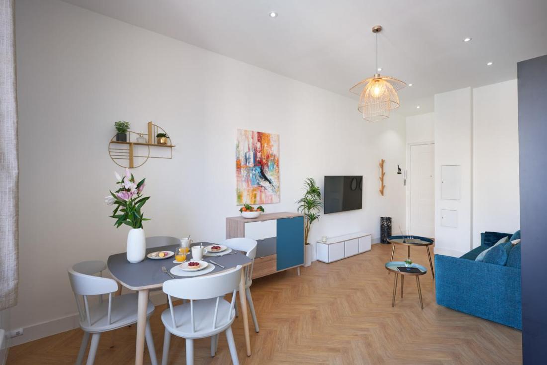 Sunlight Properties - Daffia - Beautifully renovated studio, city pad in Central Nice photo 3
