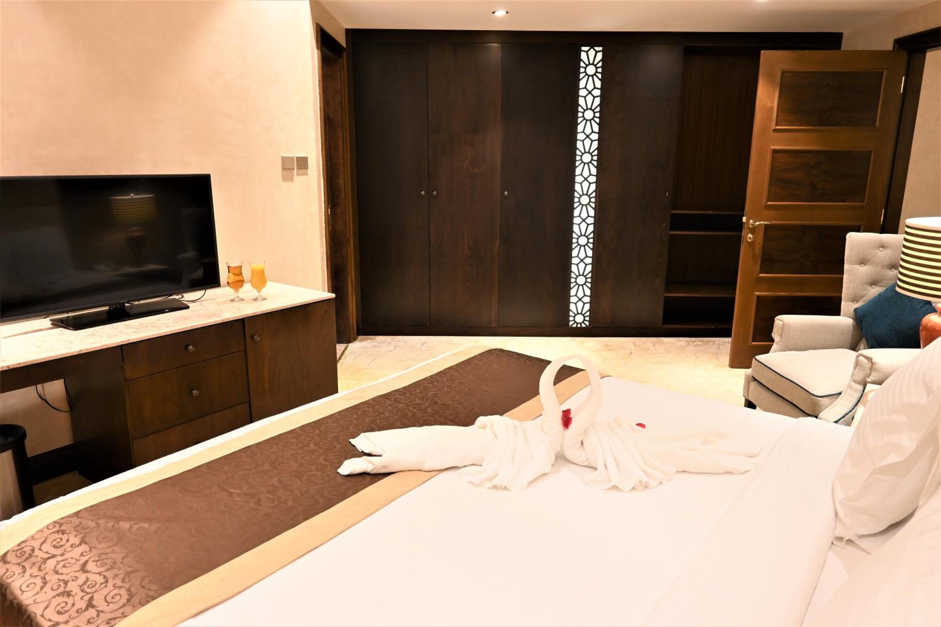 Crystal Plaza Al Majaz Hotel