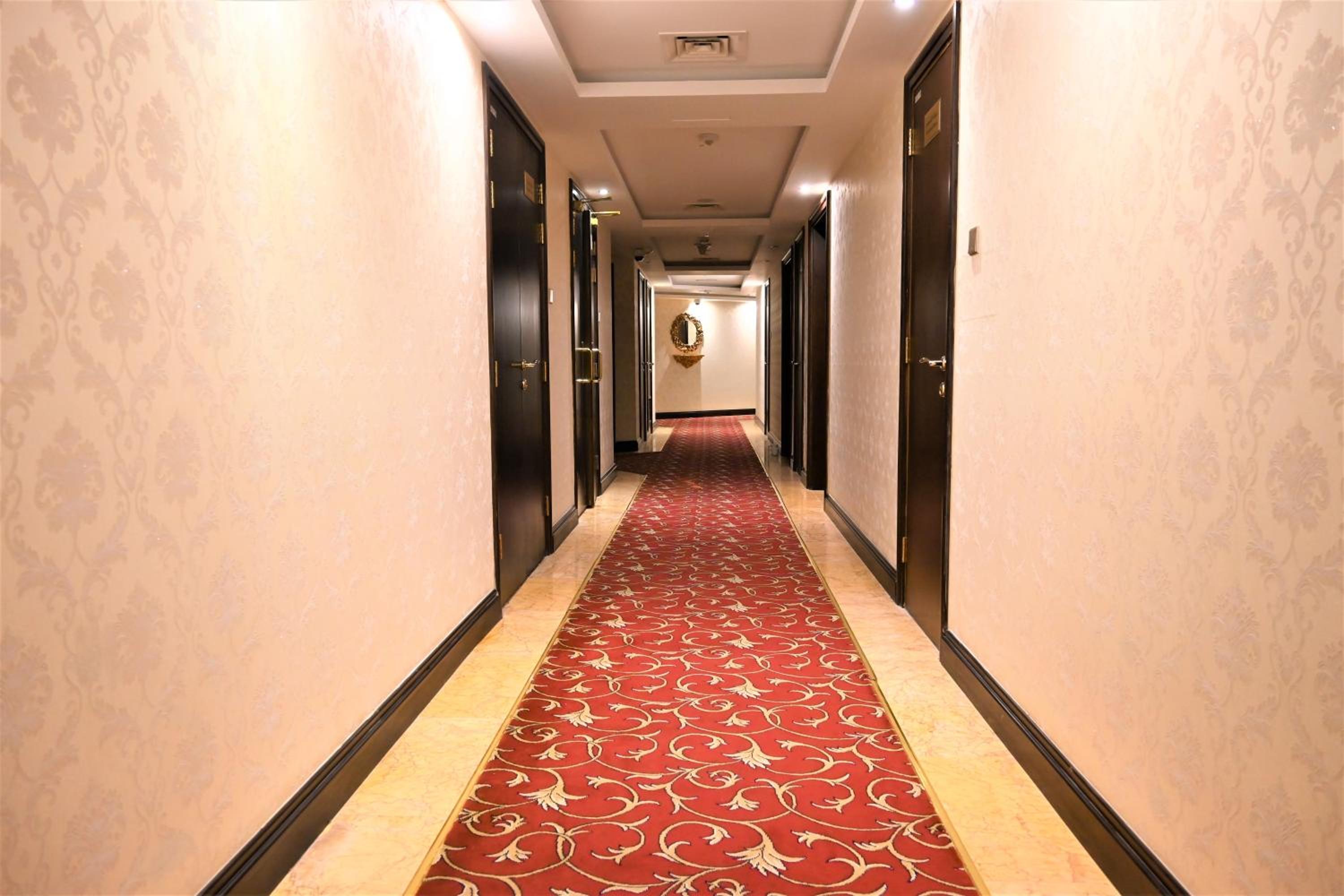 Crystal Plaza Al Majaz Hotel