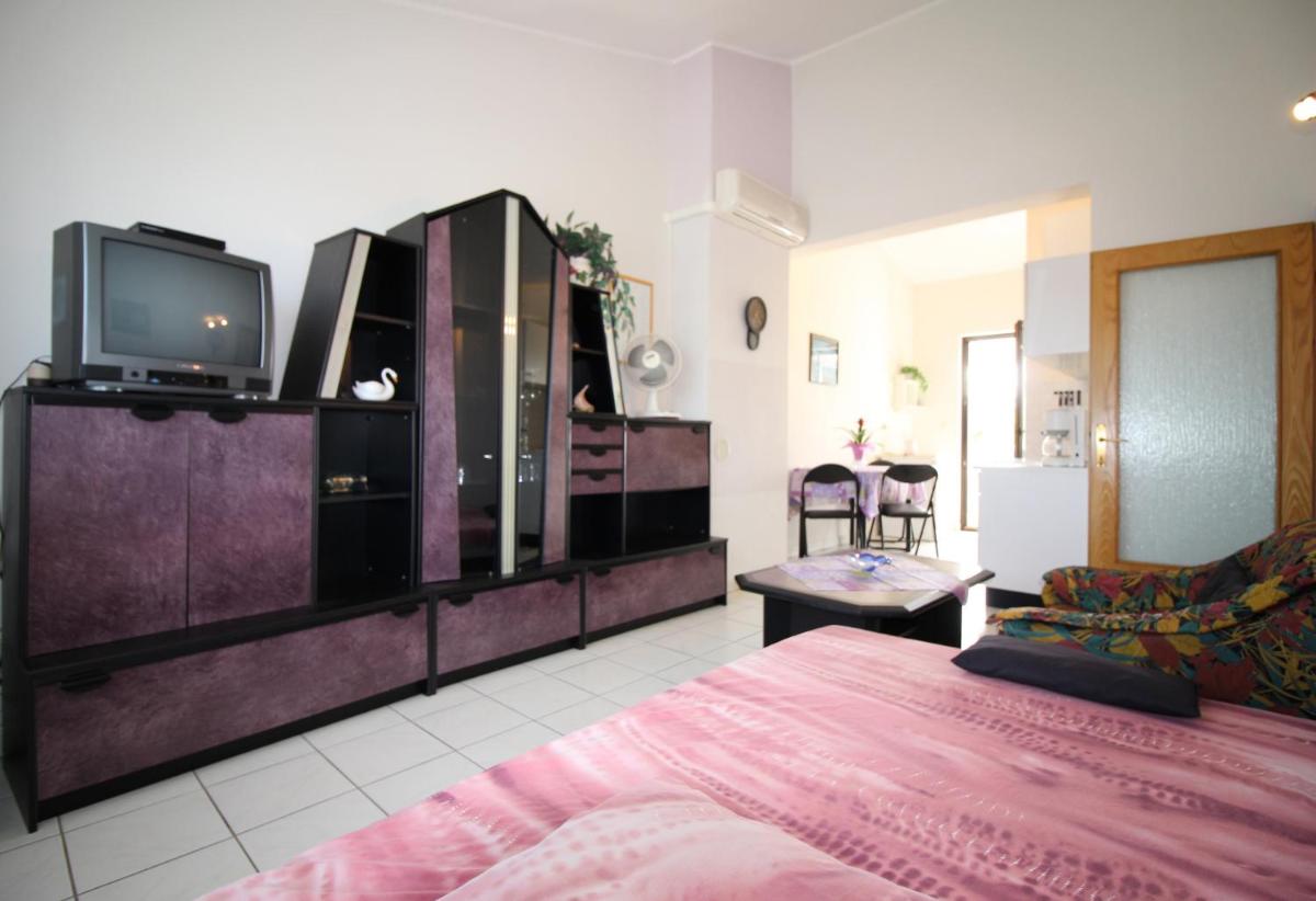 Apartment Zlata with beautiful view view 2